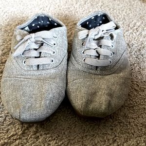 TOMS Grey Hemp Women's Cordones in Gray - size 6